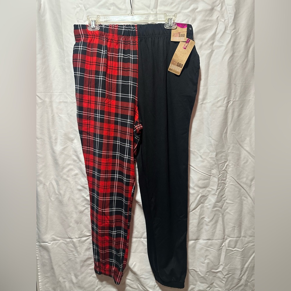 NWT ShoSho Lounge Joggers | Split Plaid & Black (1X)